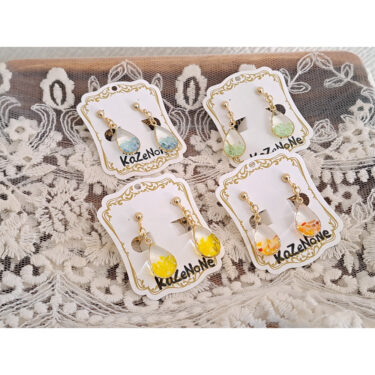 UVレジンの中に様々な素材を閉じ込めたアクセサリーを作っておリます。 #風の音 #土曜,日曜